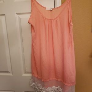New without tag boutique hi lo tank with lace